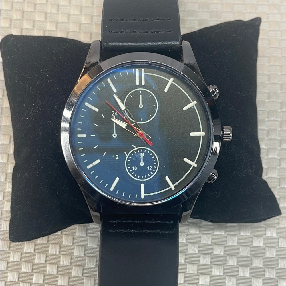 Mens  Black Quartz Movement watch
